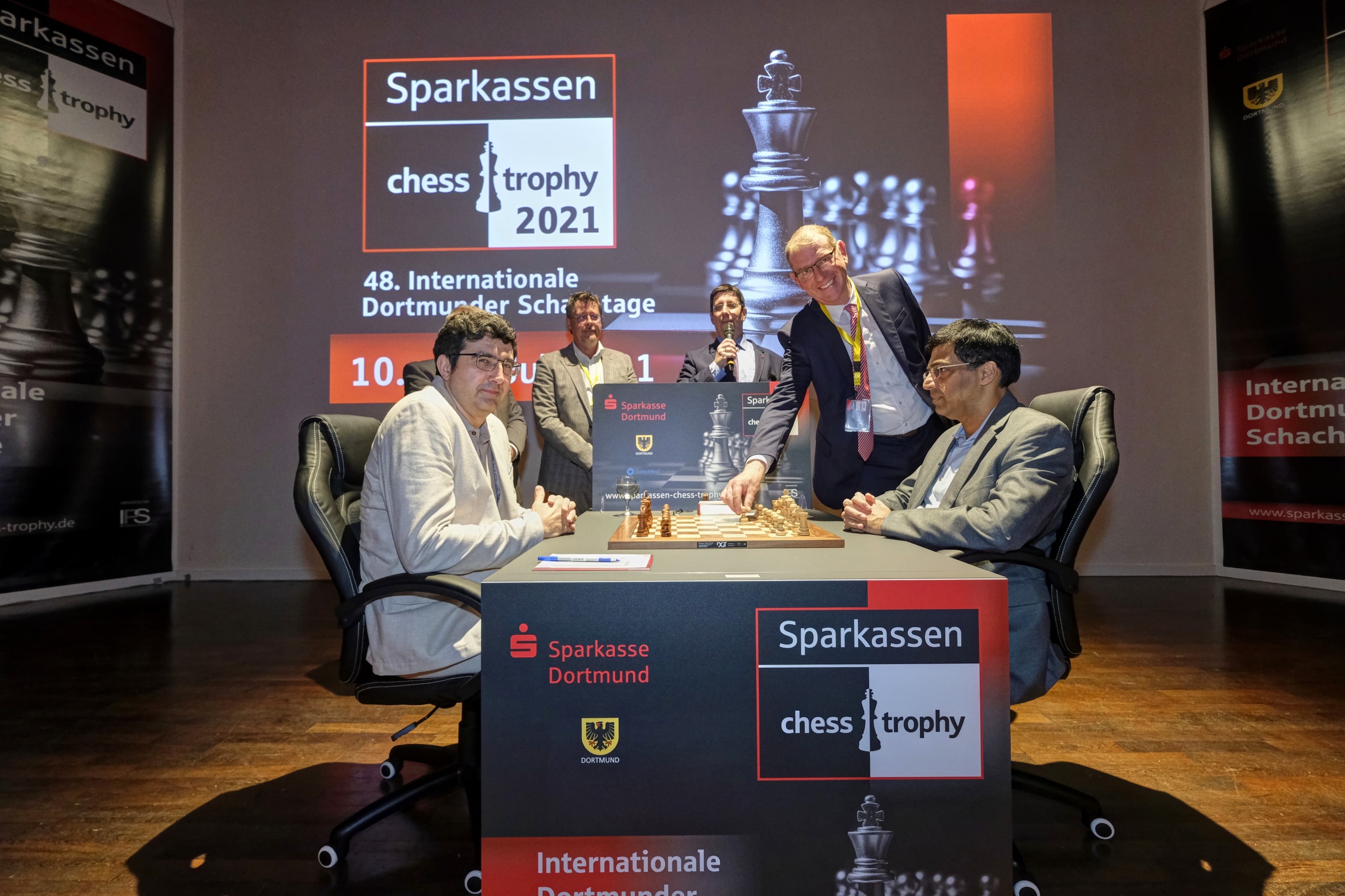 Viswanathan Anand startet mit Sieg im NC World Masters