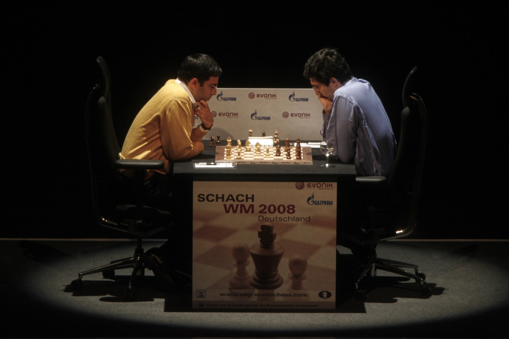 Duell der Weltmeister bei der Sparkassen Chess Trophy 2021